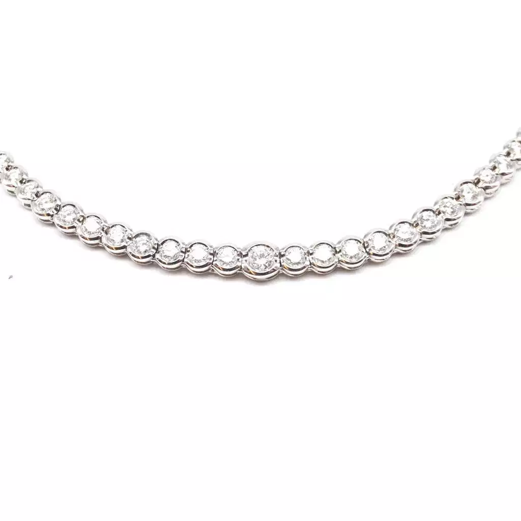 Tennis circle necklace