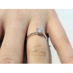Anello Solitario SALINA 50 punti foto indossata