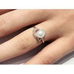 Anello a forma di cuore con perla e zirconi