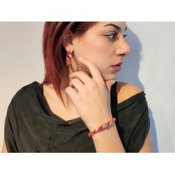 Bracciale con sfere Rosse con Spirale in oro Giallo foto indossata