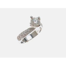 Surrounded Solitaire Ring with center of 0,70ct