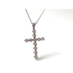 Cross pendant with 11 diamonds