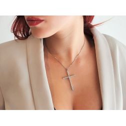 Croce Lunga con Diamanti foto indossata