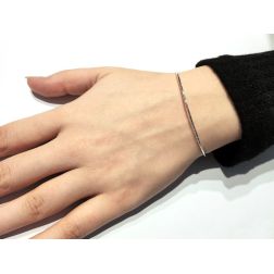 Bracciale semirigido sottile flessibile in oro bianco 1.30mm foto indossata