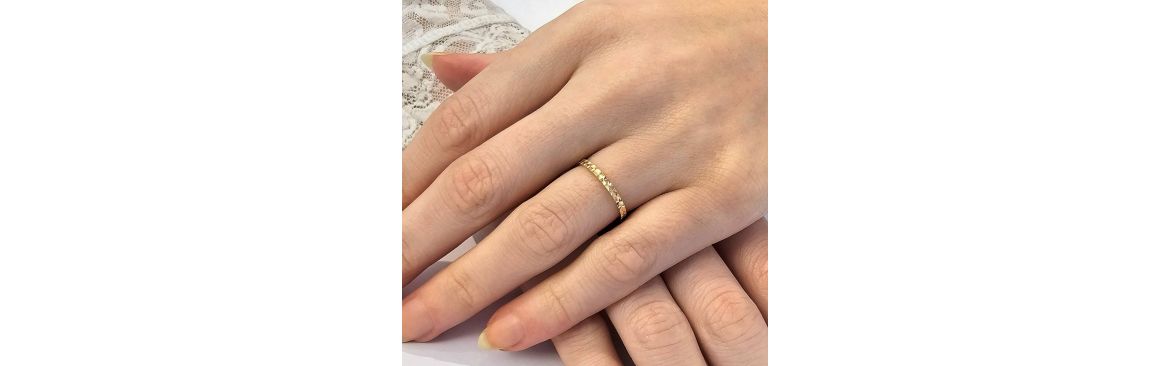 UNOAERRE 18kt gold engagement and anniversary rings on promotion at Tabacco Gioielli