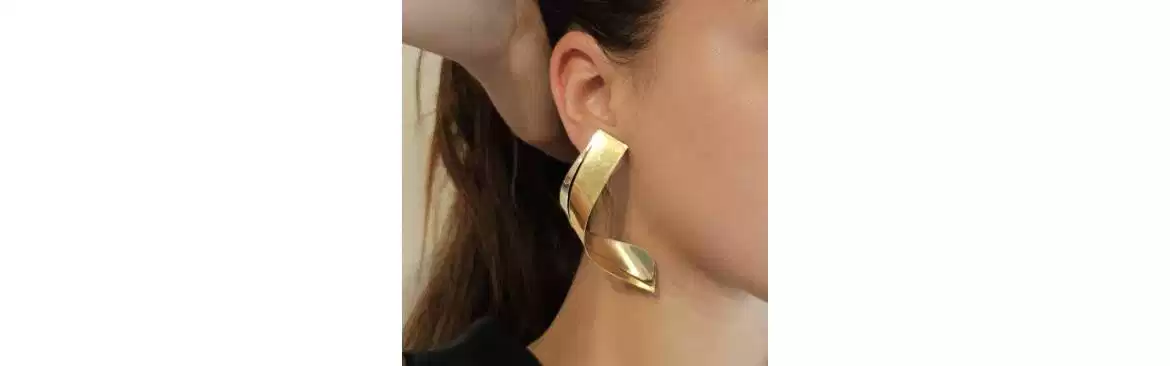 18kt gold pendant earrings