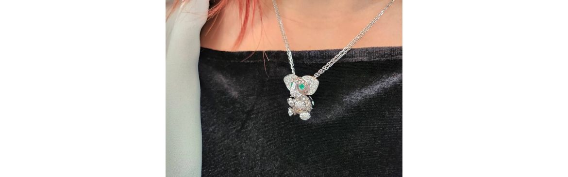 Animal pendants in 18 kt gold